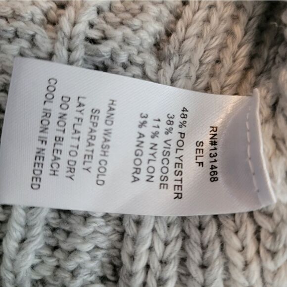 NWT ANTHROPOLOGIE BRAND FATE OFF THE SHOULDER FRINGE GRAY PULLOVER SZ. S - Picture 5 of 6